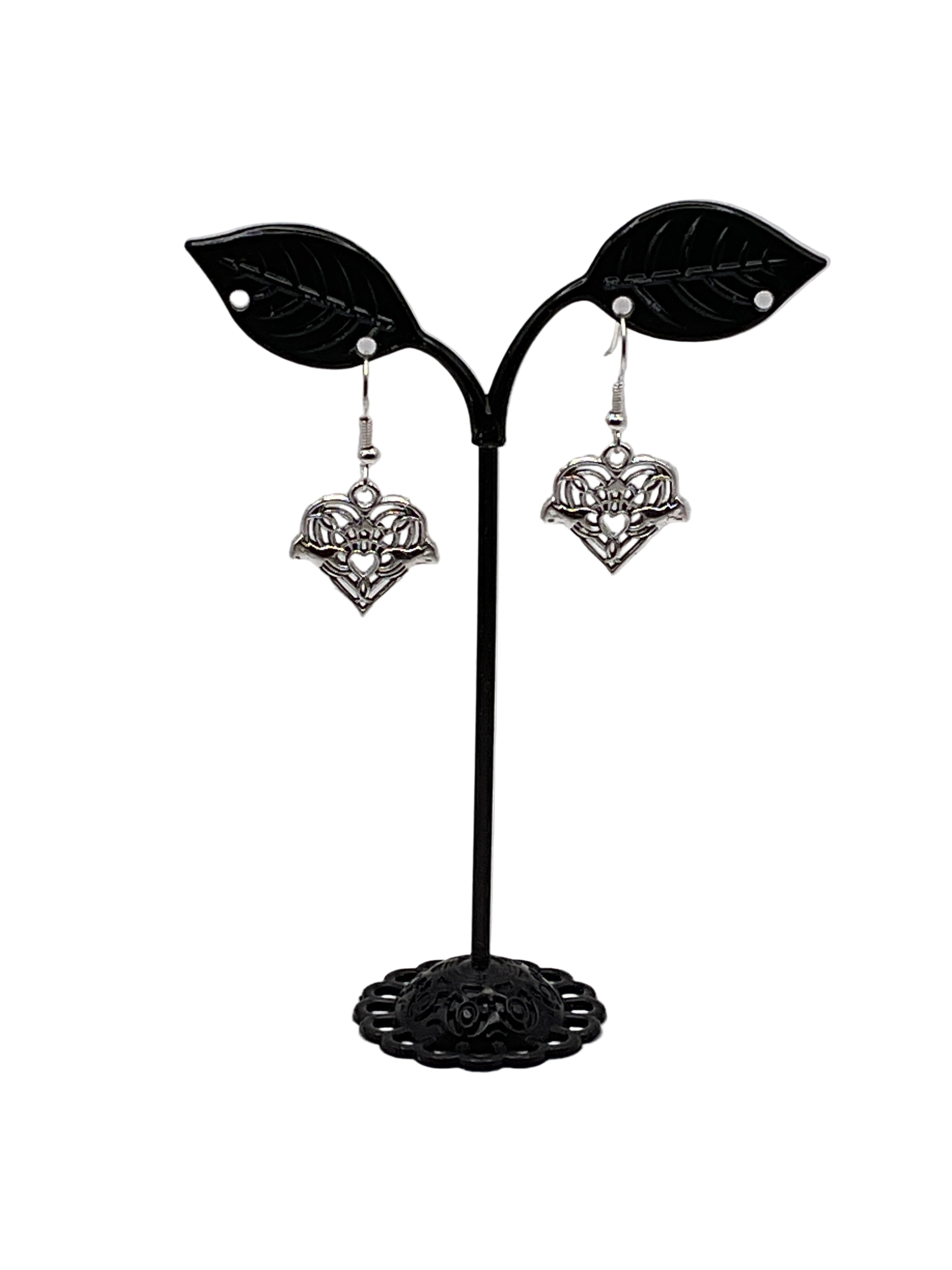 Filagree Heart Earrings Main image