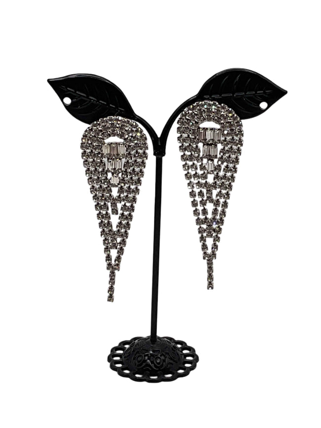 Shiny tear drop earrings Hover Image