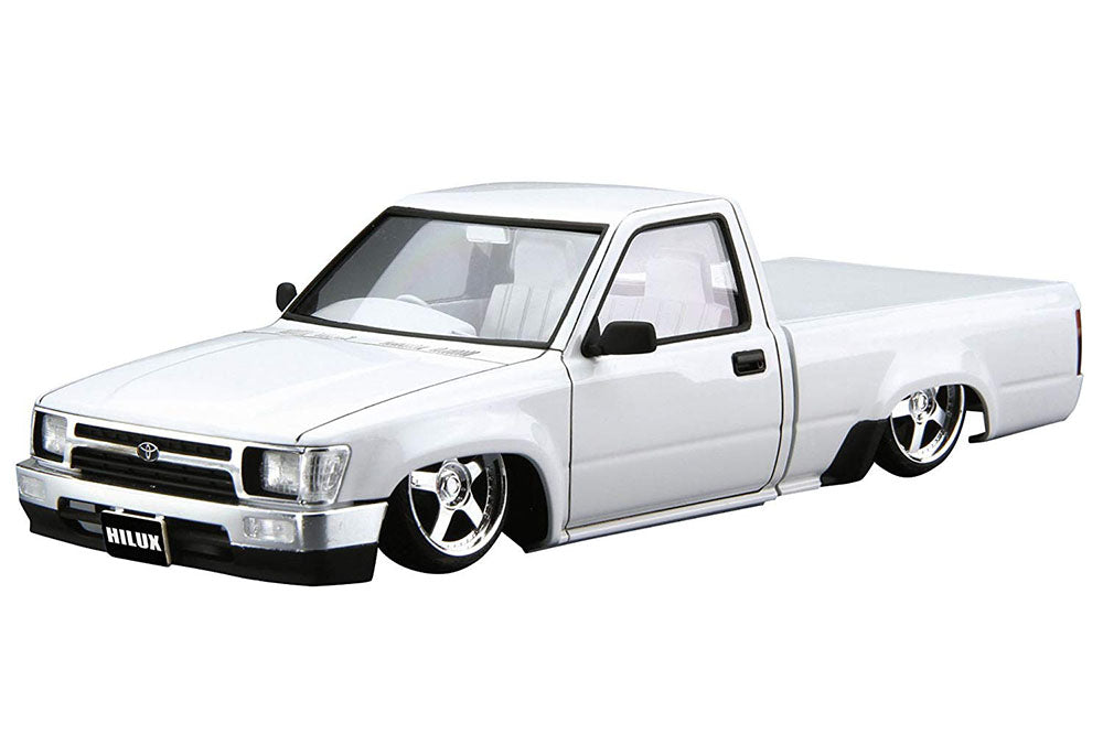 1/24 RN80 HILUX CUSTOM '85 (TOYOTA) Model Kit - Collectors World Toys