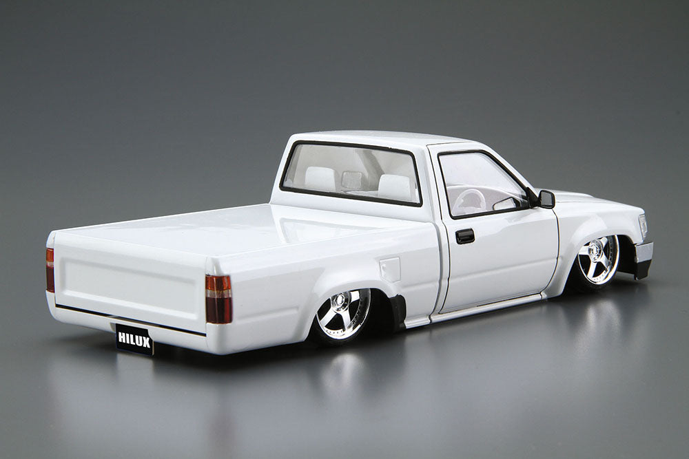 1/24 RN80 HILUX CUSTOM '85 (TOYOTA) Model Kit - Collectors World Toys