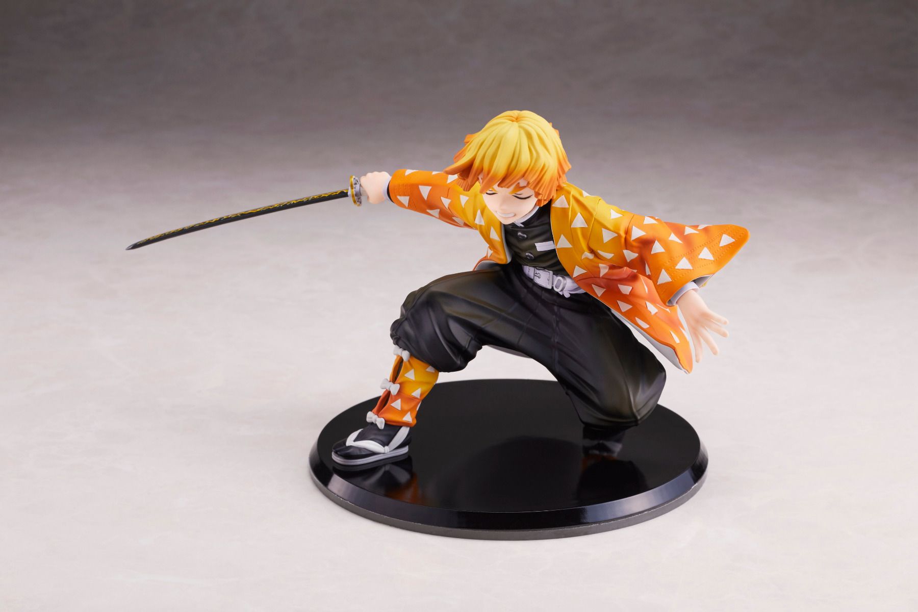Demon Slayer Kimetsu no Yaiba: Zenitsu Agatsuma 1/8 Scale Figure by Aniplex - Collectors World Toys