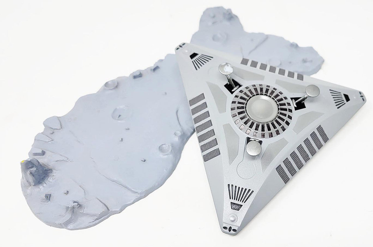 5" TR3 UFO with Base Plastic Model Kit