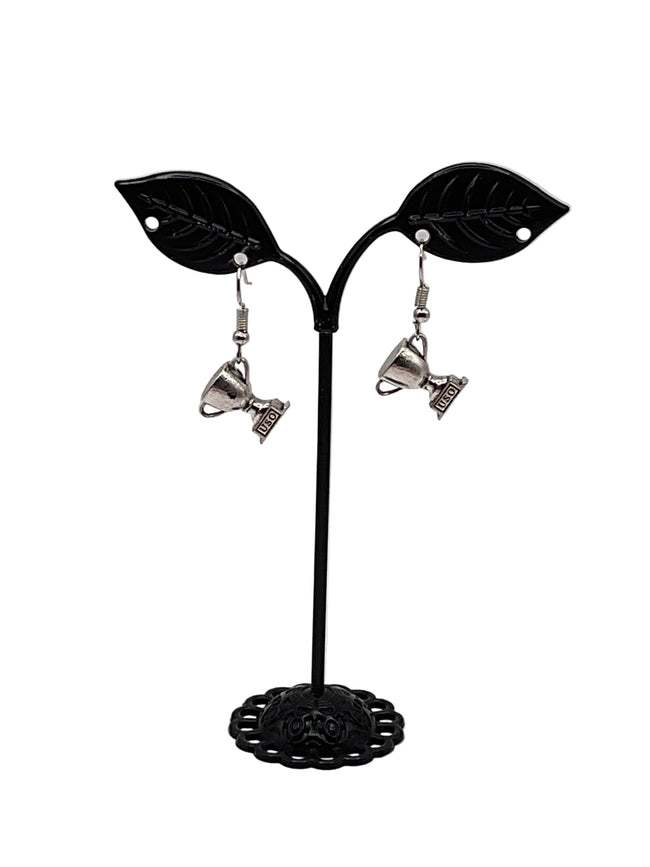 Trophy earrings Hover Image