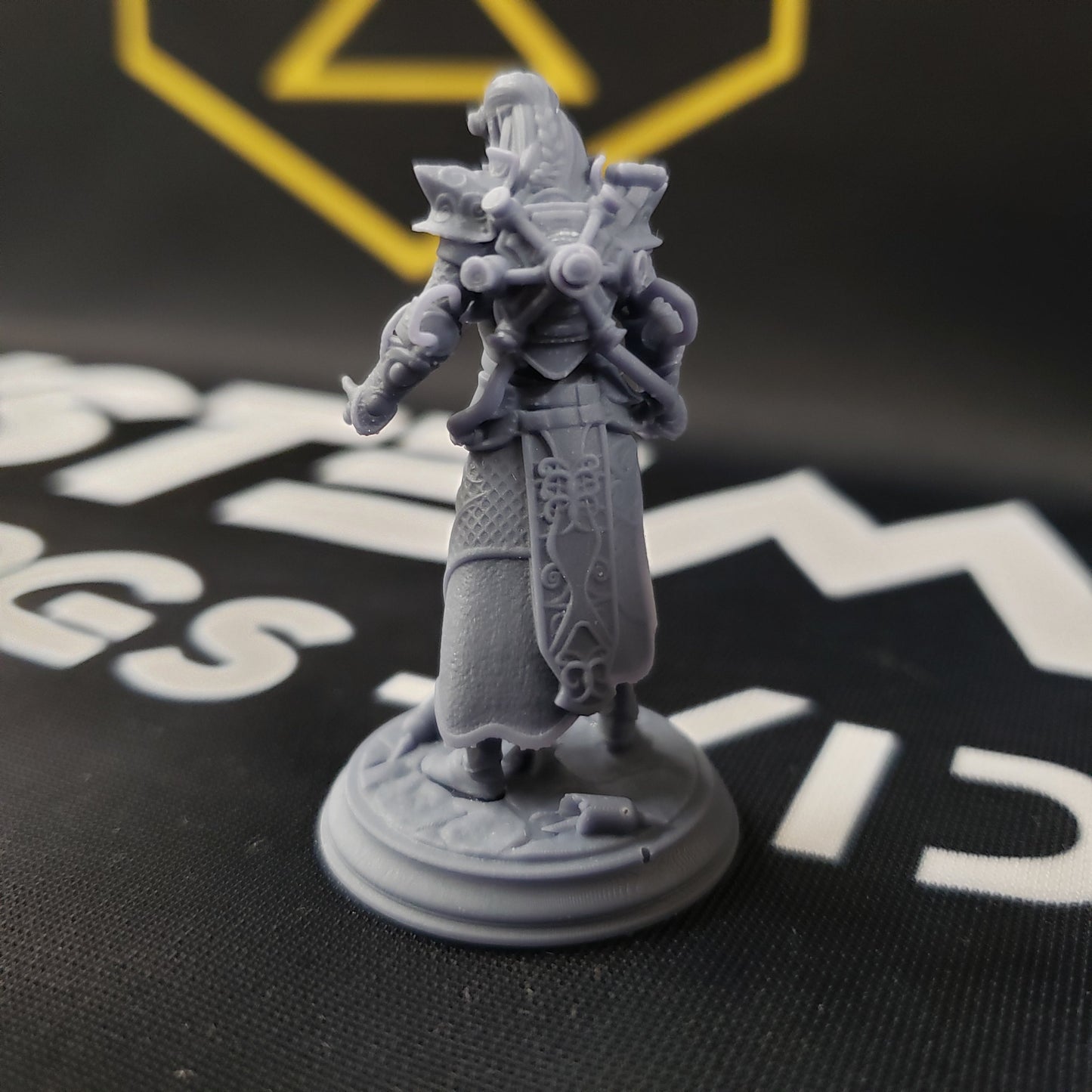 Netros, High Elf Chaos Artificer (Male Elf Artificer)