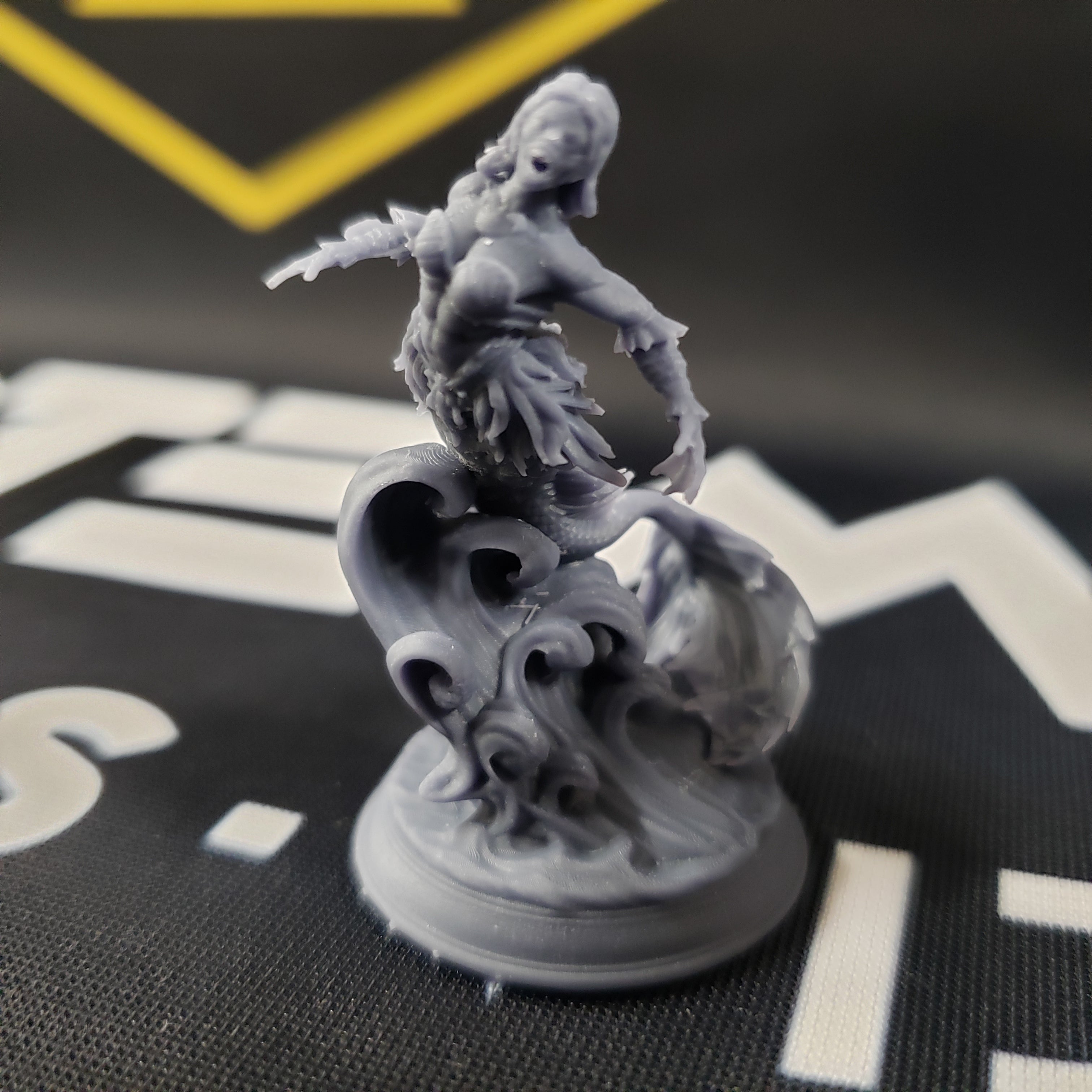 Dyriani Sirens (Angry)