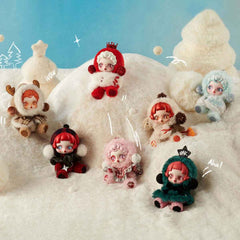 POPMart SKULLPANDA Winter Symphony Series Plush Blind Box (1 Blind Box)
