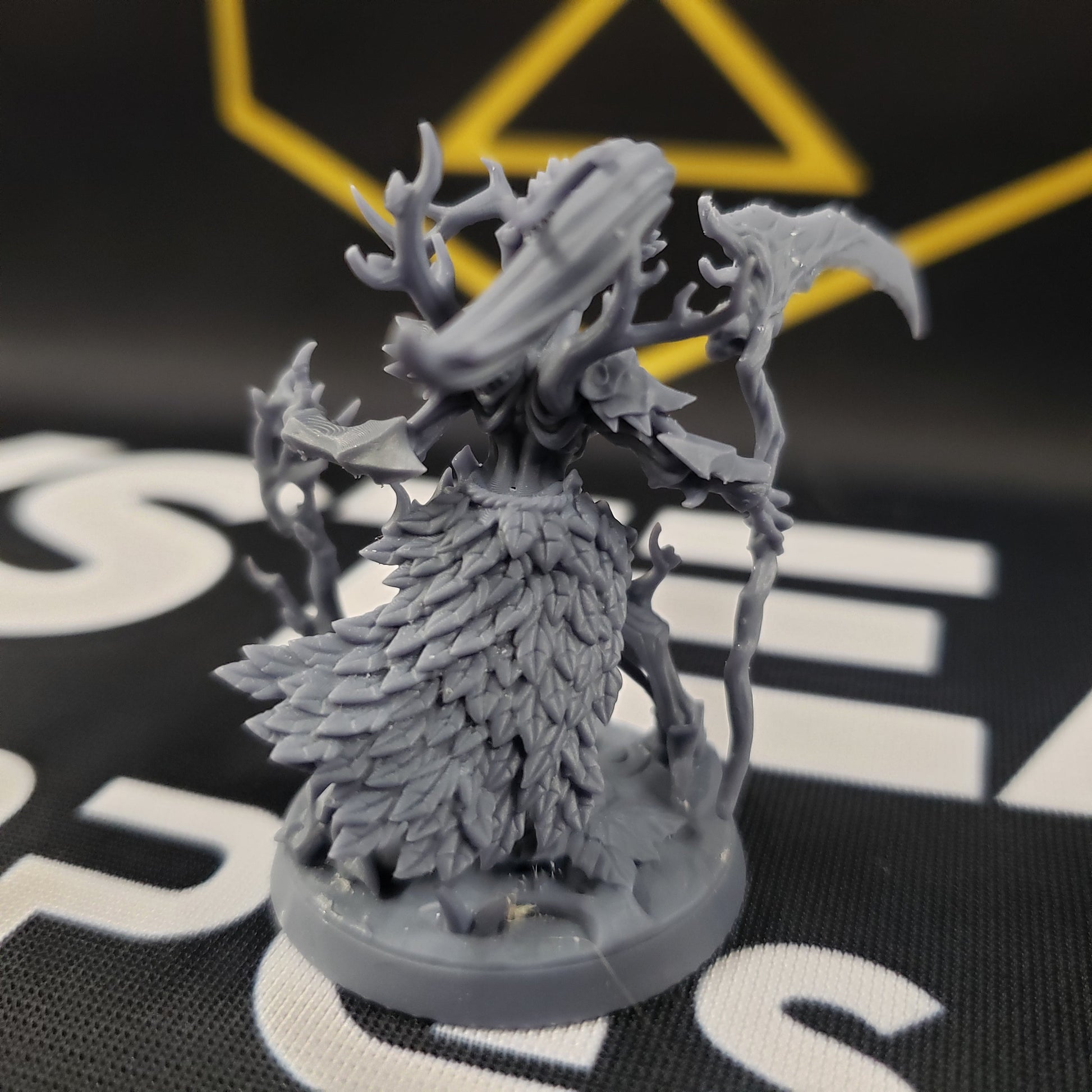 Feydris, Deeproot Enchantress (Female Spriggan Druid)