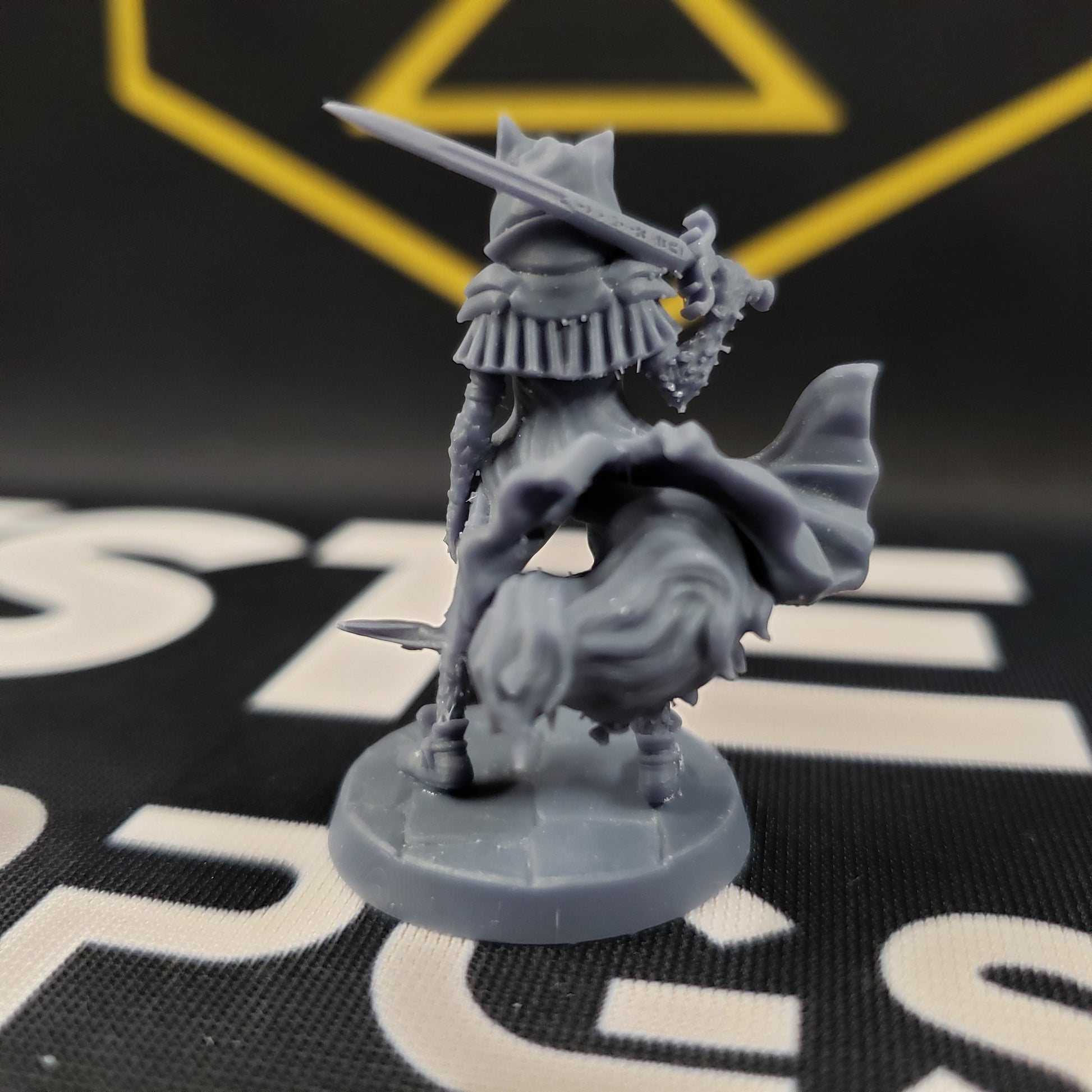 Marie Greenhood (Female Arcanaloth Rogue)