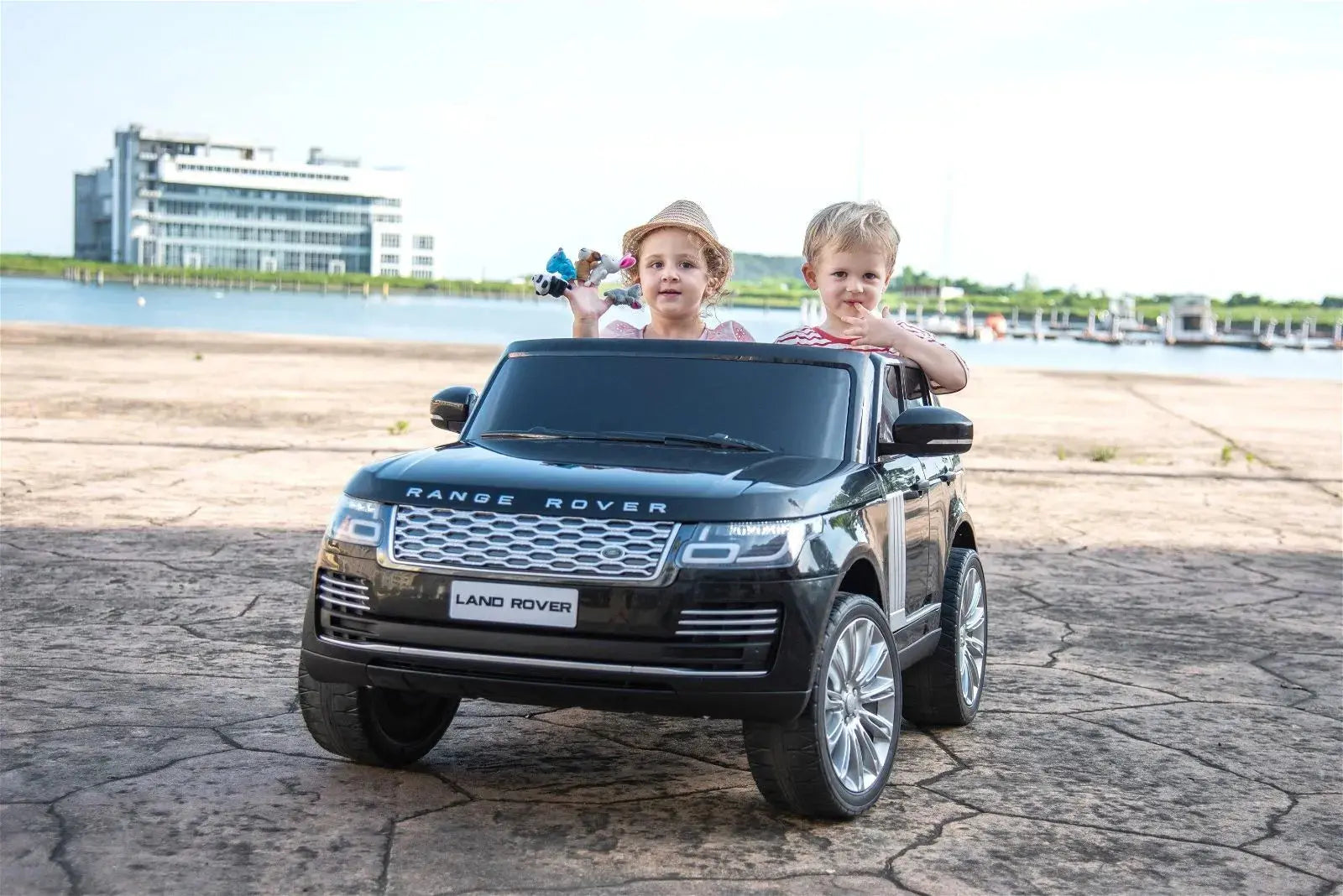 24V Range Rover HSE 2 Seater Ride on - Collectors World Toys
