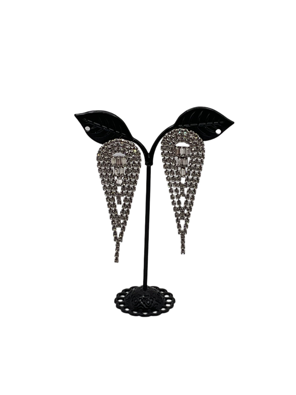 Shiny tear drop earrings