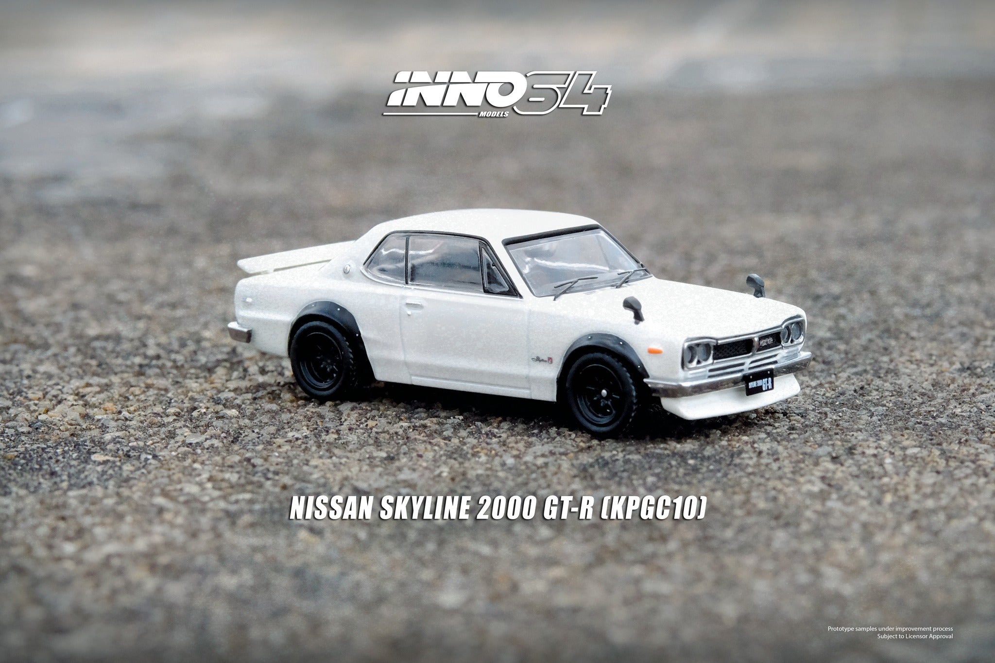 Inno64 Nissan Skyline 2000 GT-R (KPGC10) in White 1:64 Main image