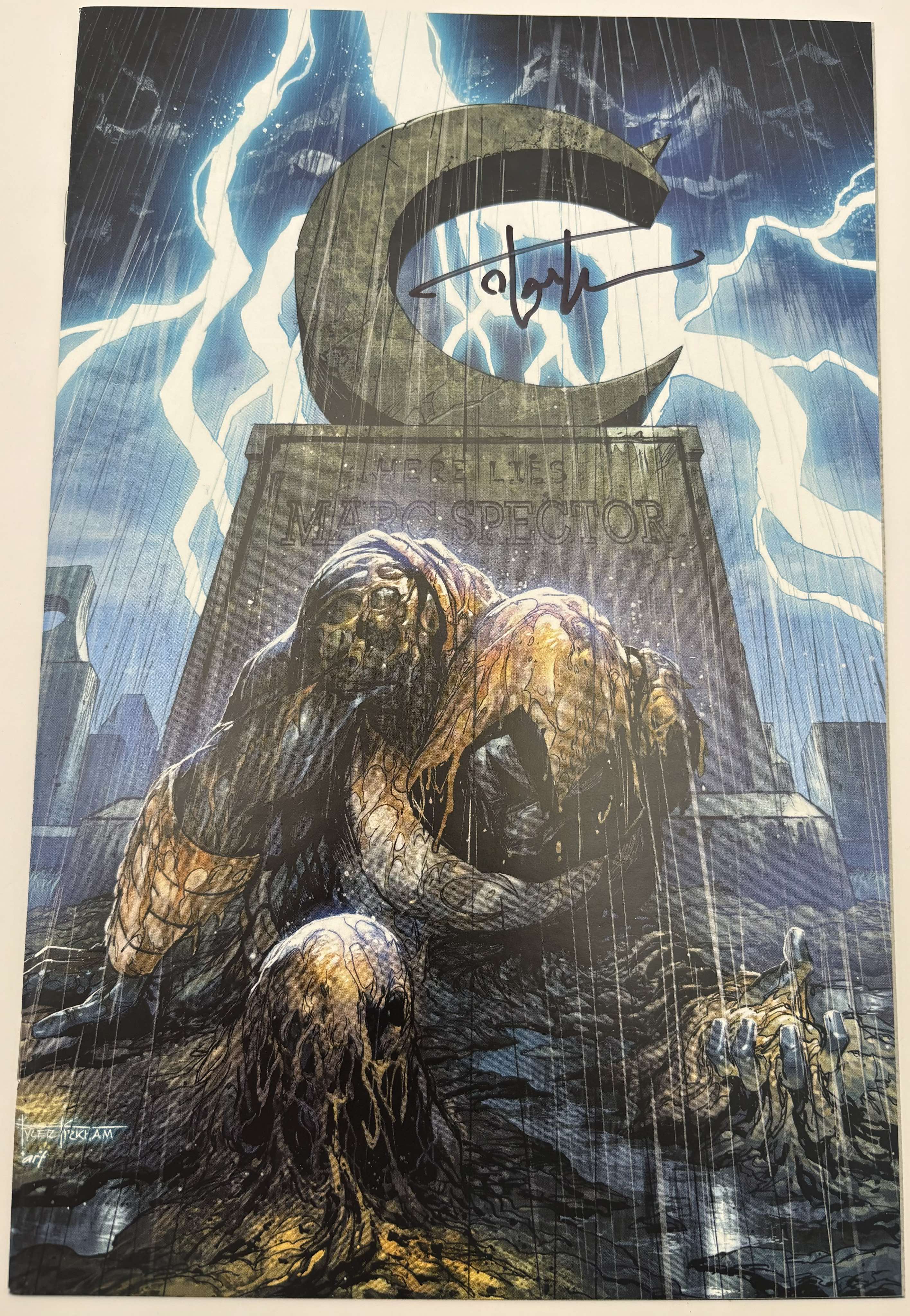 [Signed by Tyler Kirkham] MOON KNIGHT #30 UNKNOWN COMICS TYLER KIRKHAM EXCLUSIVE VIRGIN VAR [IN STOCK] - Collectors World Toys Main image
