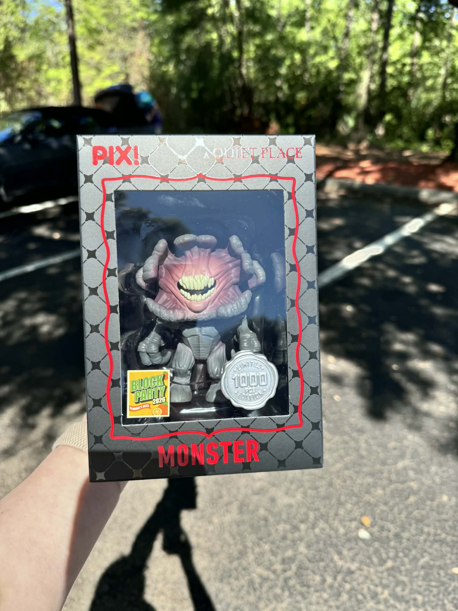 [Thrilljoy] [MEGACON Block Party] A Quiet Place Monster HERO LE1000 PIX Vinyl Figure with Protector Main image