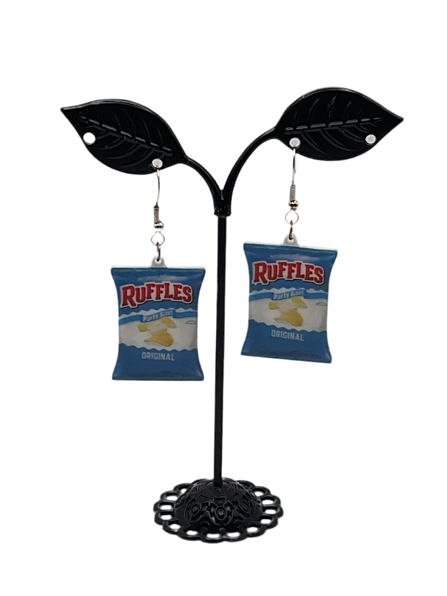 Ruffles chip earrings Hover Image