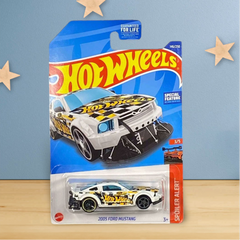 Hot Wheels 2005 Ford Mustang - Spoiler Alert Series 3/5