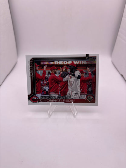 Topps Cincinnati Reds Team Card
