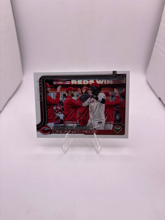 Topps Cincinnati Reds Team Card