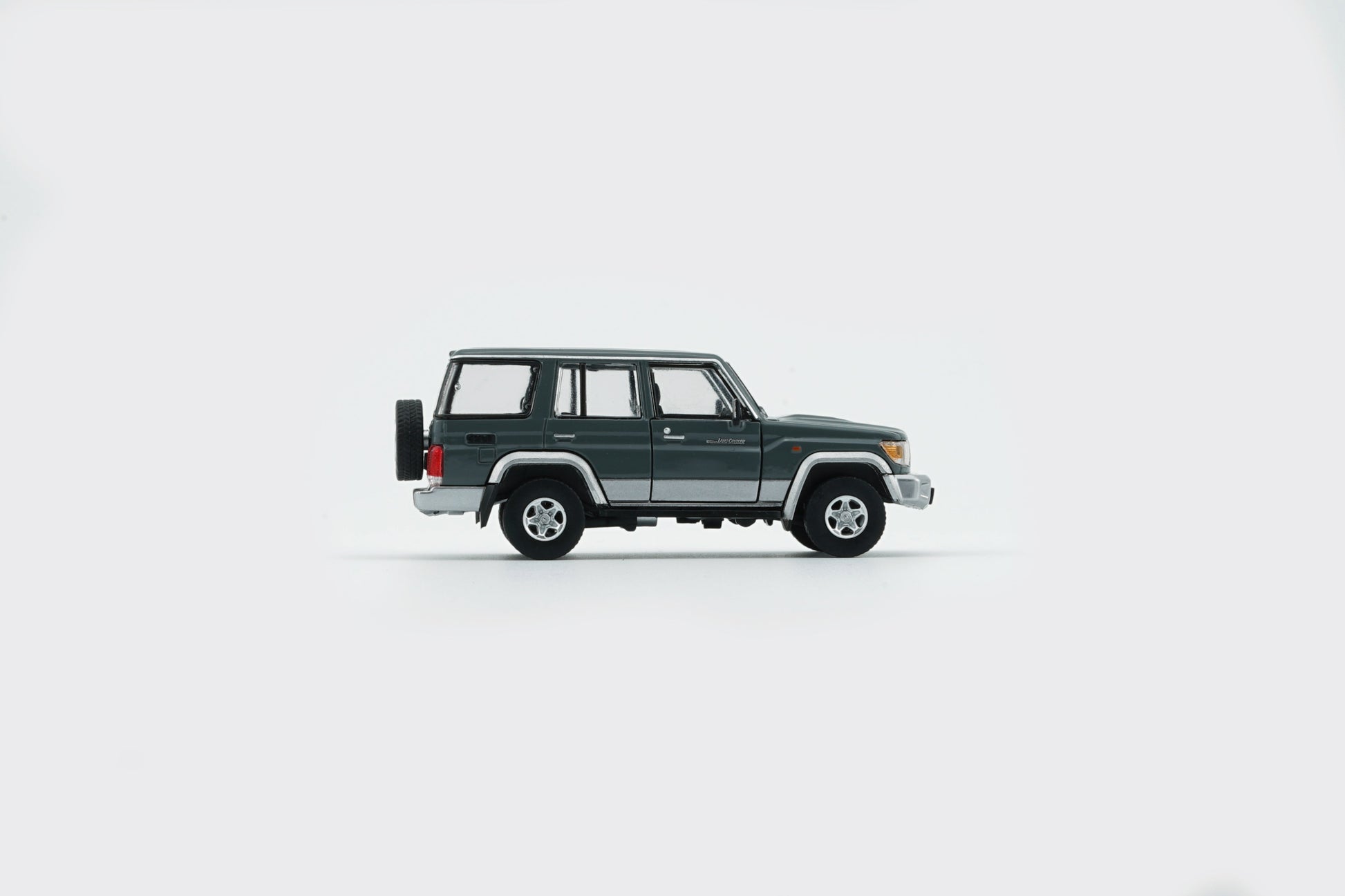 BM Creations Toyota Land Cruiser LC76 Dark Red / Dark Grey - RHD 1:64