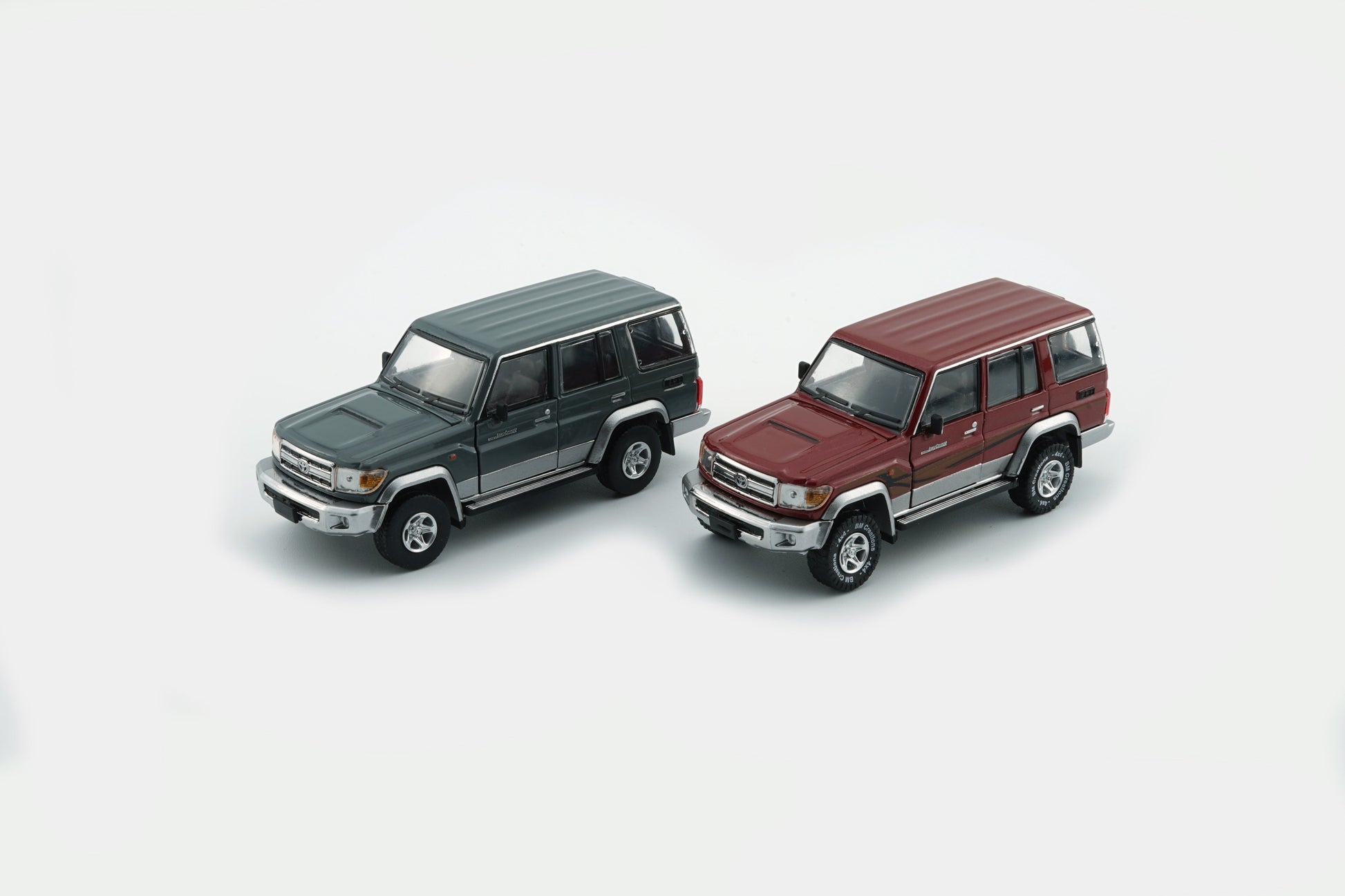 BM Creations Toyota Land Cruiser LC76 Dark Red / Dark Grey - RHD 1:64