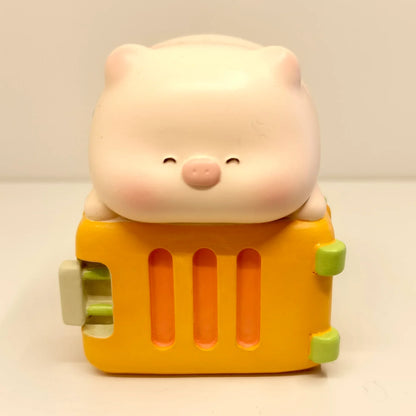 TOURIST PIGGY FIGURINE BLIND BOX (1 Blind Box)