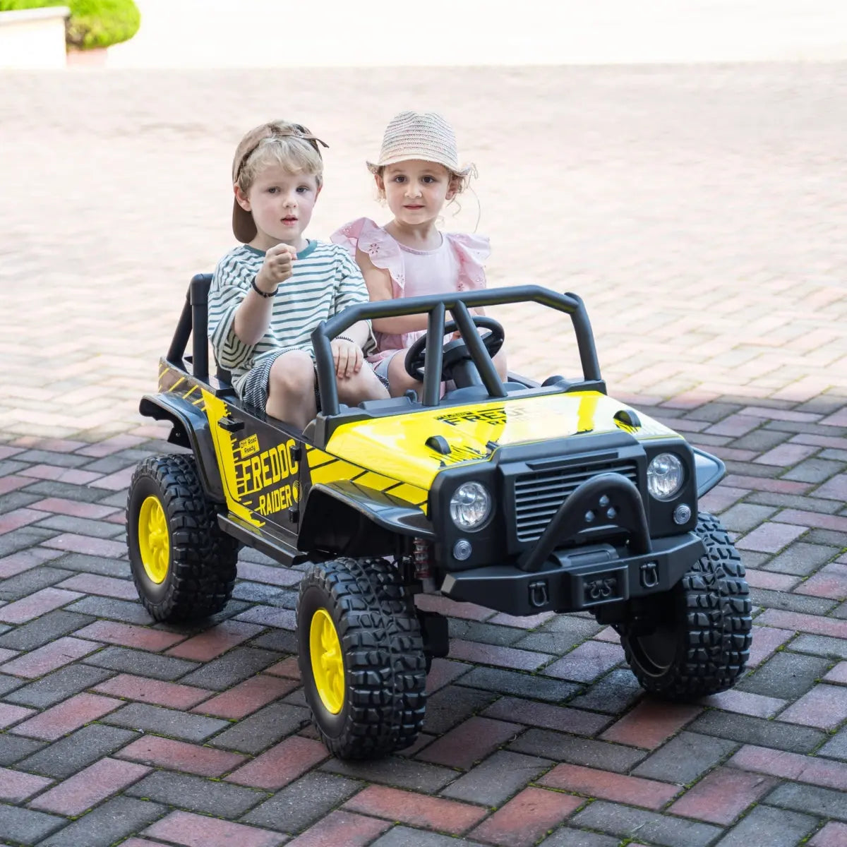 24V Jeep Freddo Raider 2 Seater Ride On - Collectors World Toys
