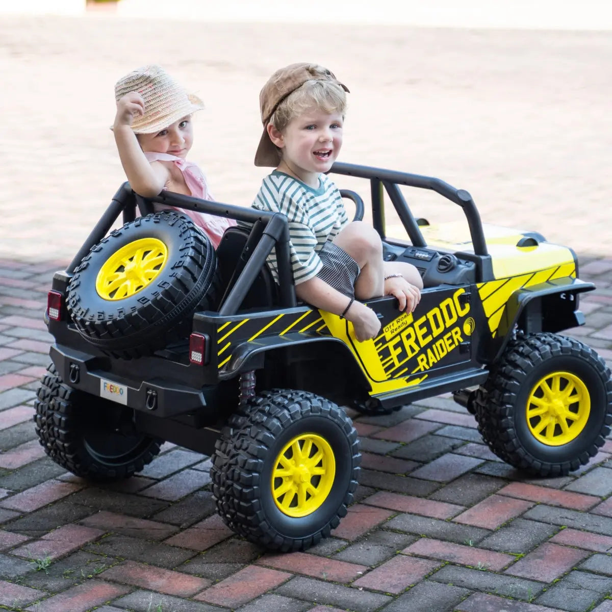 24V Jeep Freddo Raider 2 Seater Ride On - Collectors World Toys
