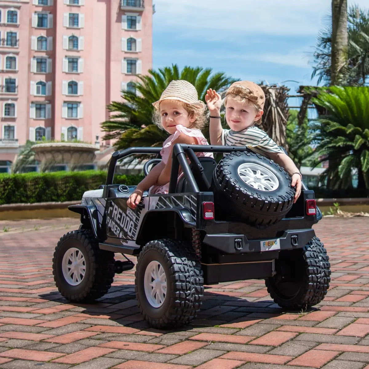 24V Jeep Freddo Raider 2 Seater Ride On - Collectors World Toys