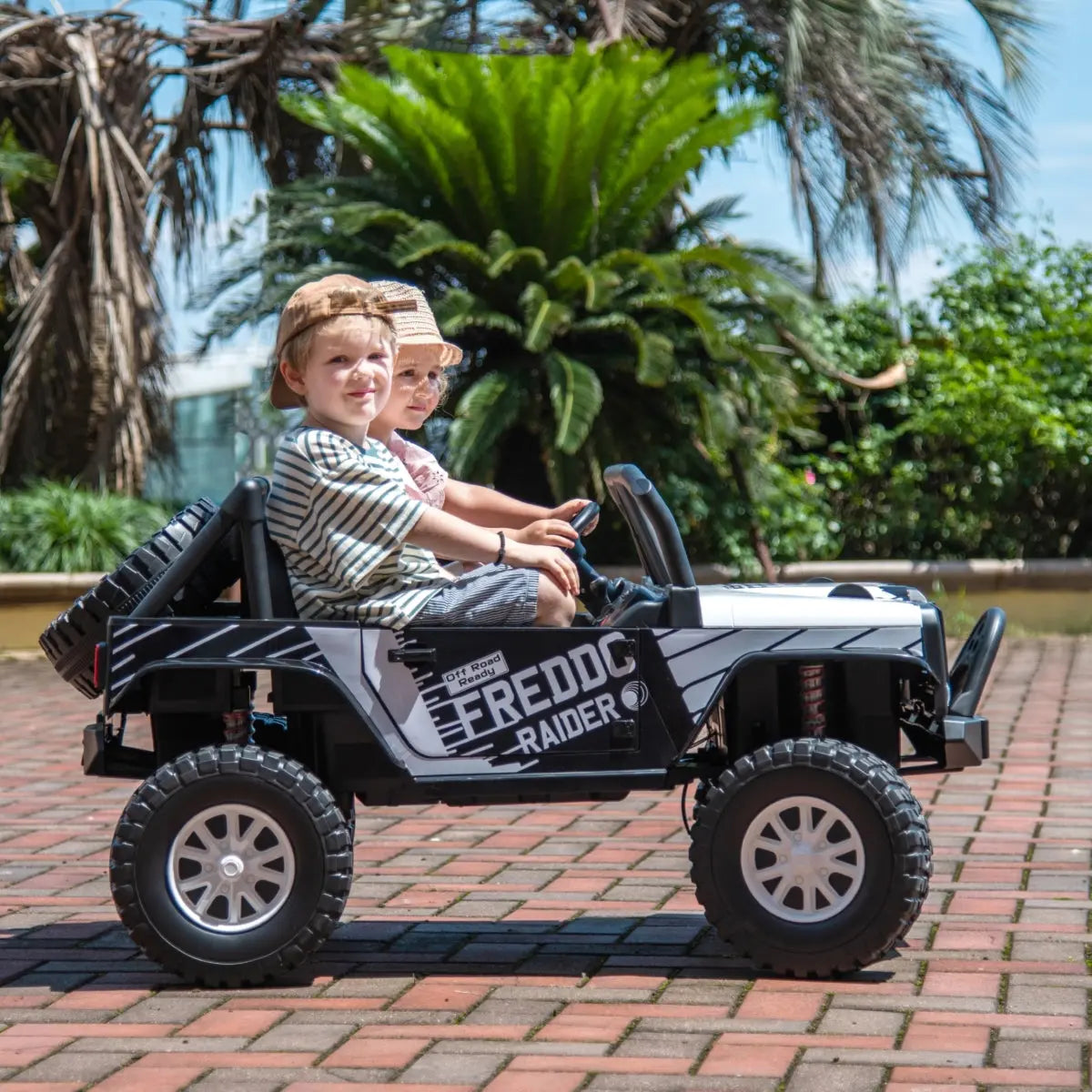 24V Jeep Freddo Raider 2 Seater Ride On - Collectors World Toys