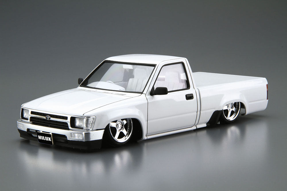 1/24 RN80 HILUX CUSTOM '85 (TOYOTA) Model Kit Main image