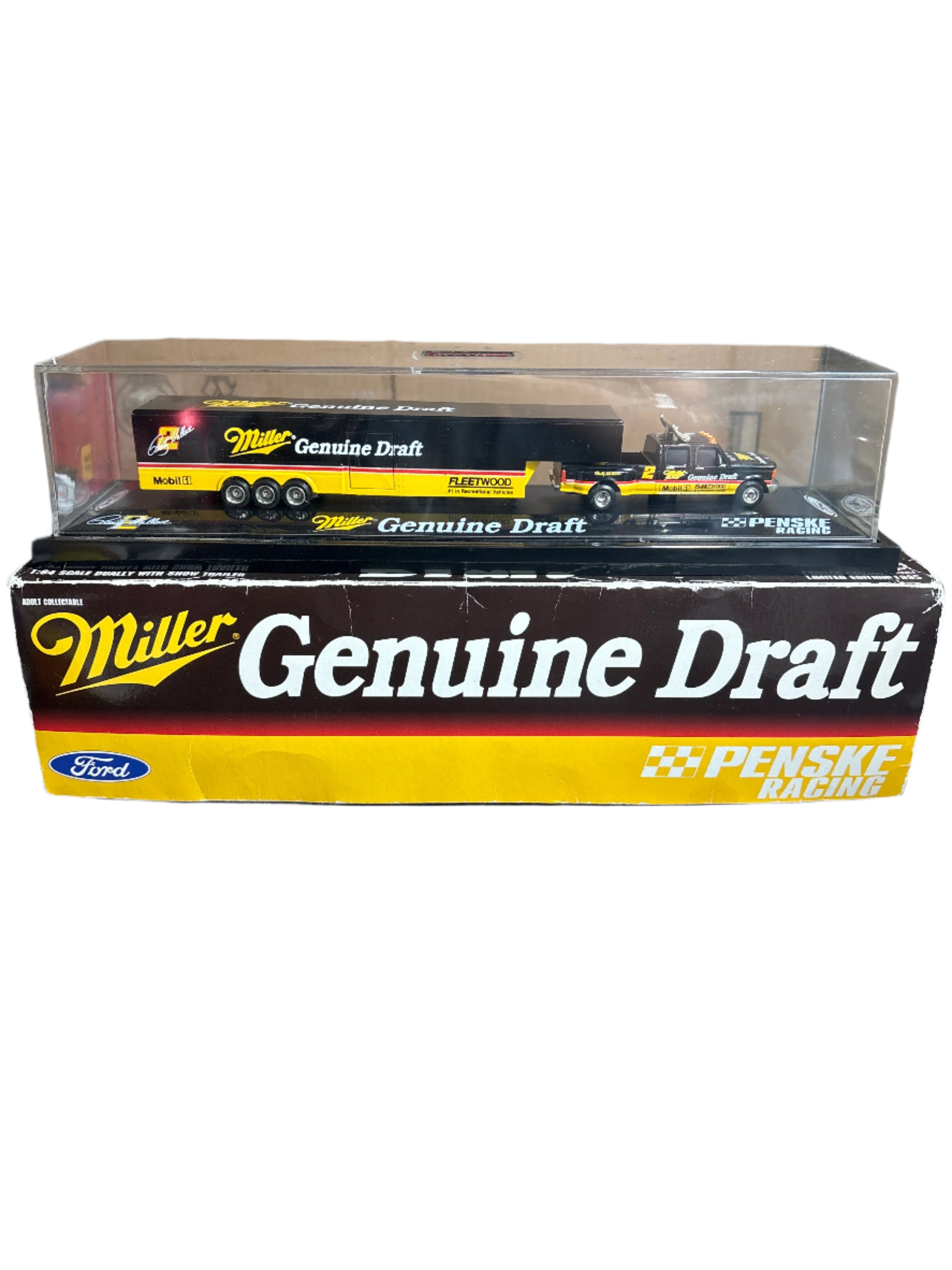 Action Ford Dually With Show Trailer Diecast Main image