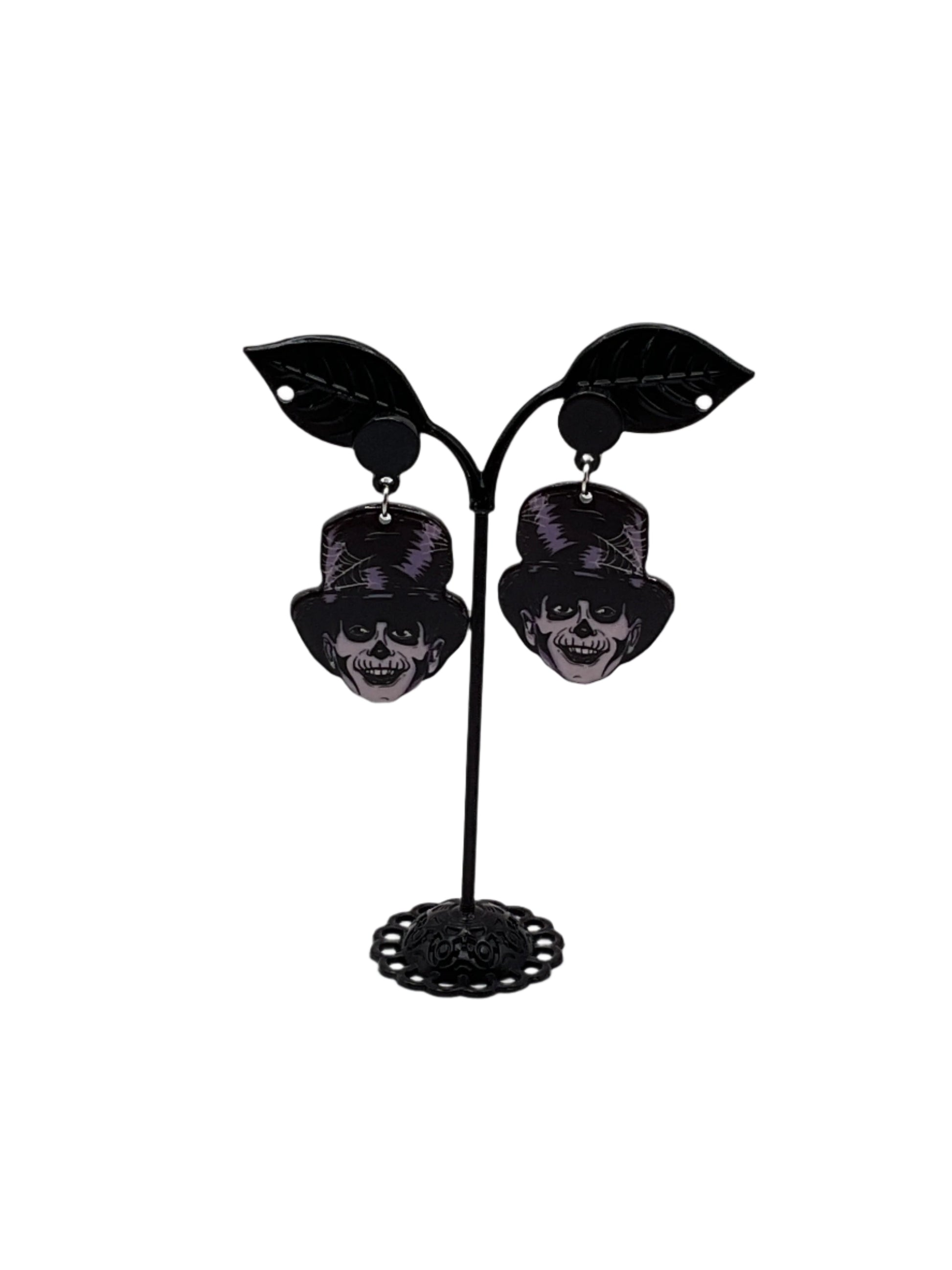 Top hat skull earrings