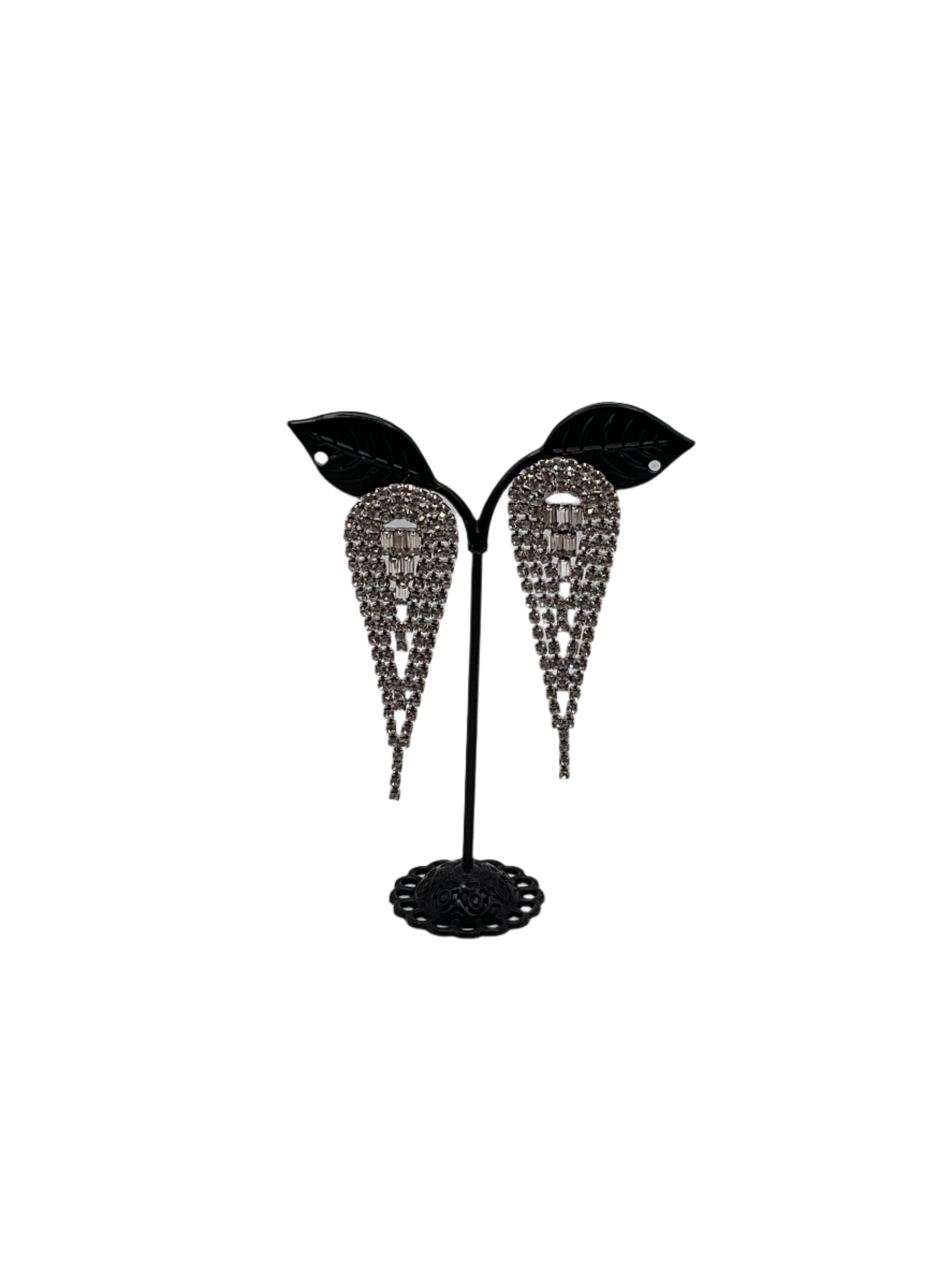 Shiny tear drop earrings