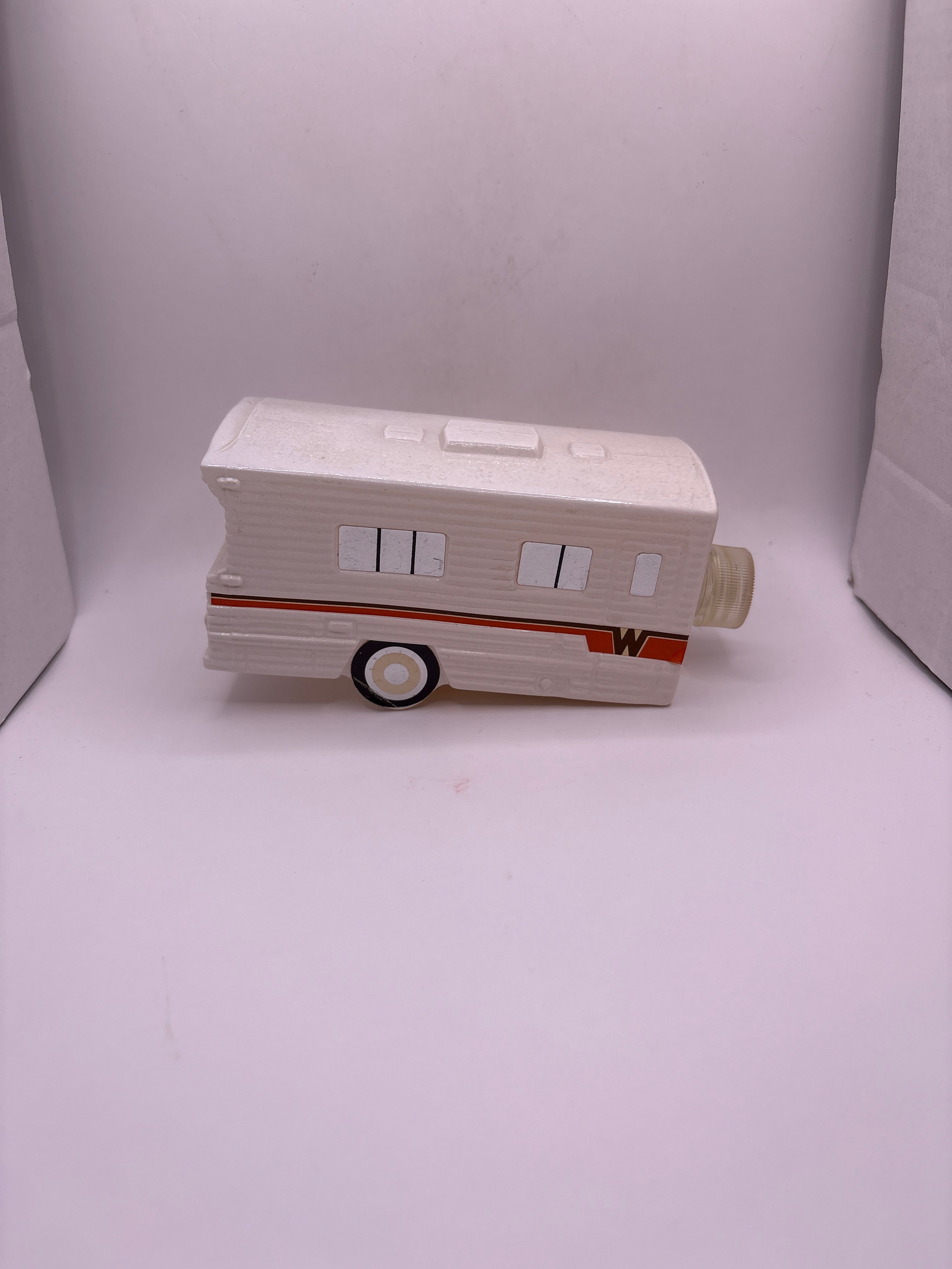 Avon Winnebago Motor Home Diecast Main image