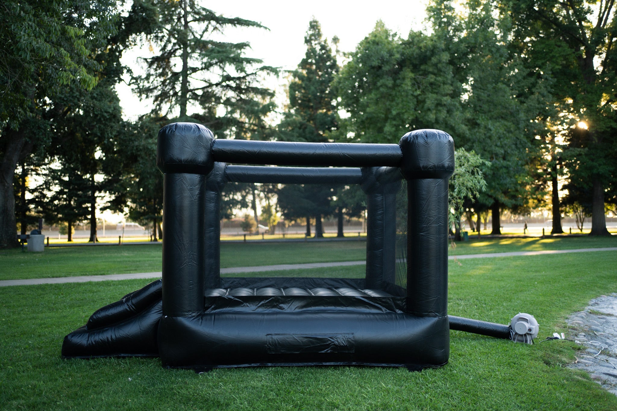 Mini Luna - Black Bounce House - Collectors World Toys