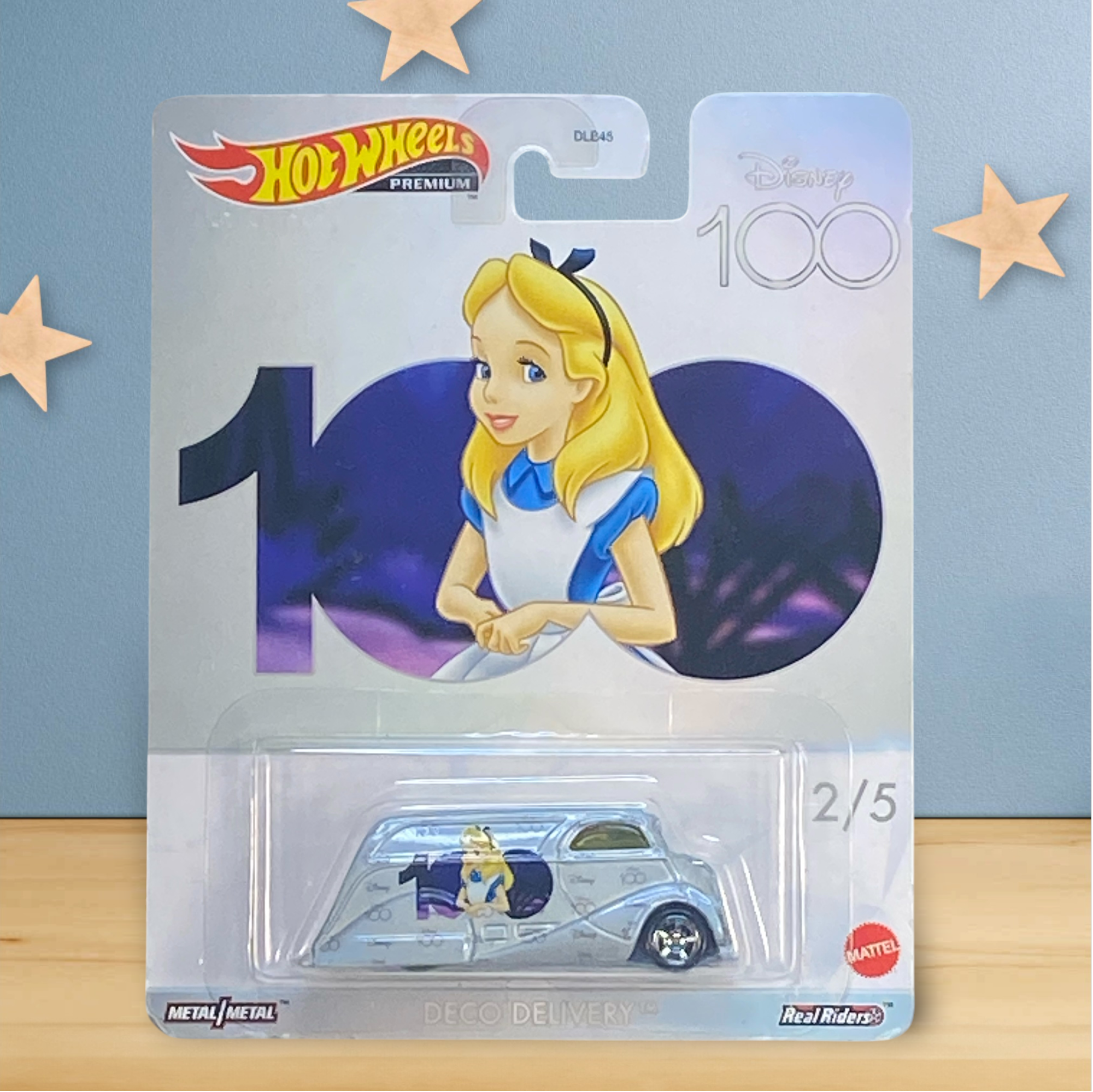 Hot Wheels Premium Deco Delivery - Disney 100 Series Alice in Wonderland 2/5