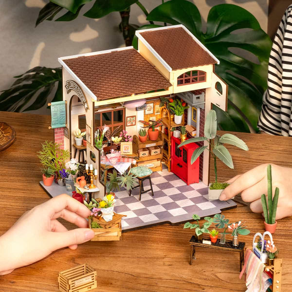Rolife - DIY Emily's Flower Shop Miniature House DG145