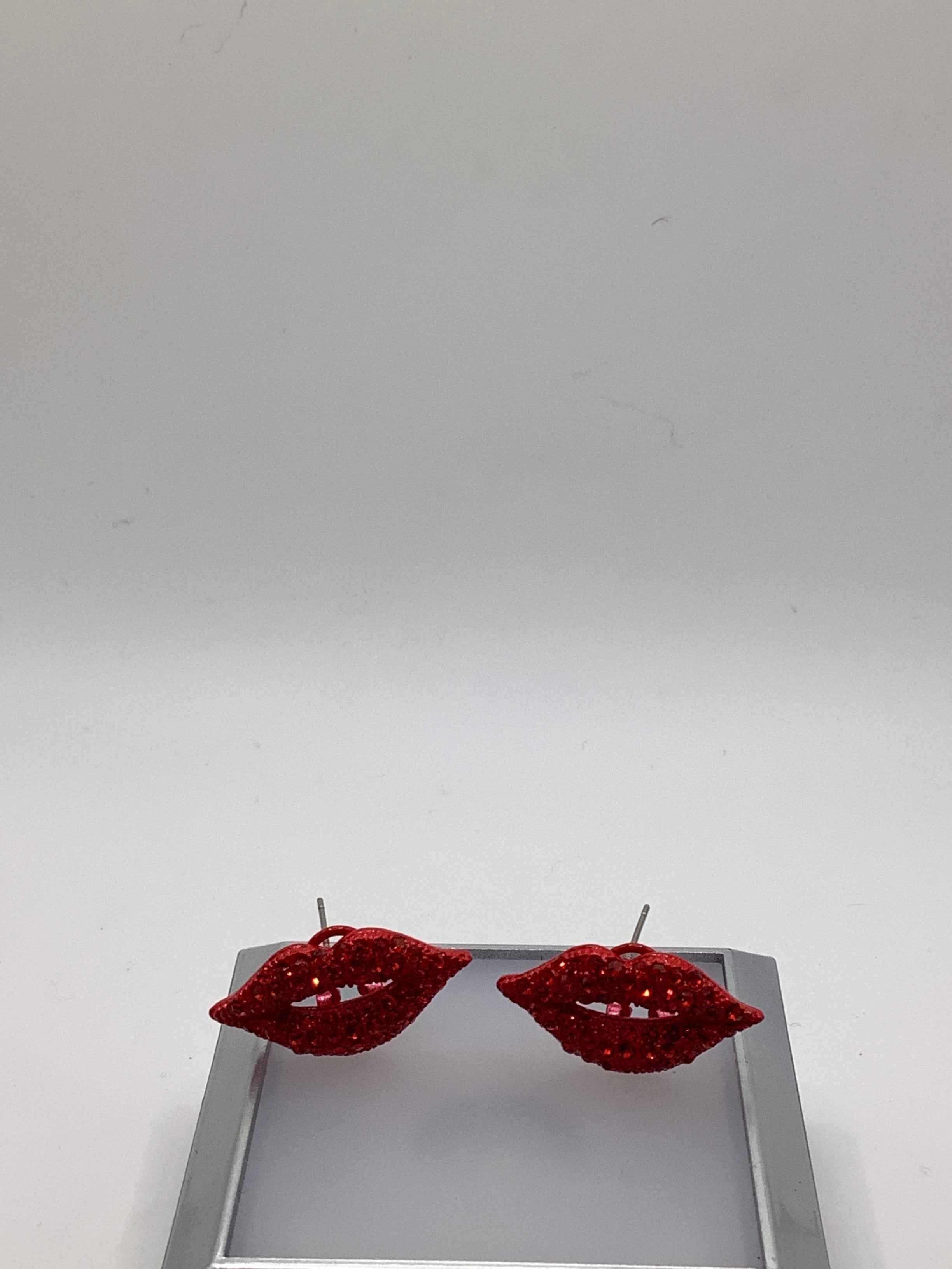 Lip earrings Main image