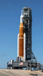 ESTES NASA SLS Flying-Rocket-Building Kit, Beginner Replica Flying-Rocket-Model Kit for Ages 10+