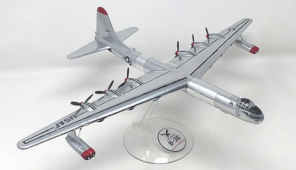 1:184 B-36 Peacemaker Bomber United States Air Force (USAF) with Swivel Stand Plastic Model Kit