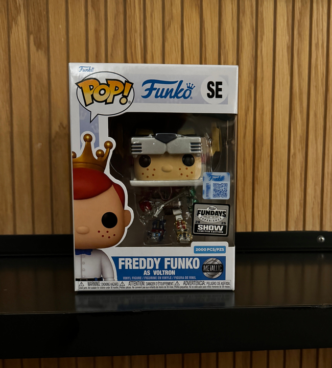 Funko Fundays Experience 2025: Pop! Originals Freddy Funko as Voltron (Metallic) LE2000 Hover Image