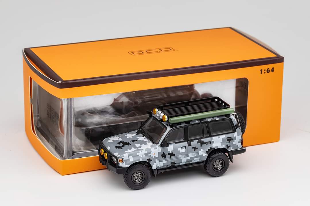 GCD Toyota Land Cruiser LC80 Modified Version With Accessories 1:64 - Collectors World Toys