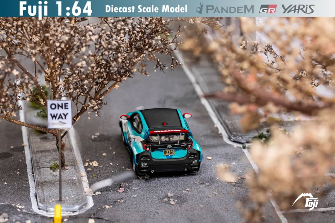 Fuji Toyota Yaris GR Auto Finesse Blue #99 1:64 - Collectors World Toys