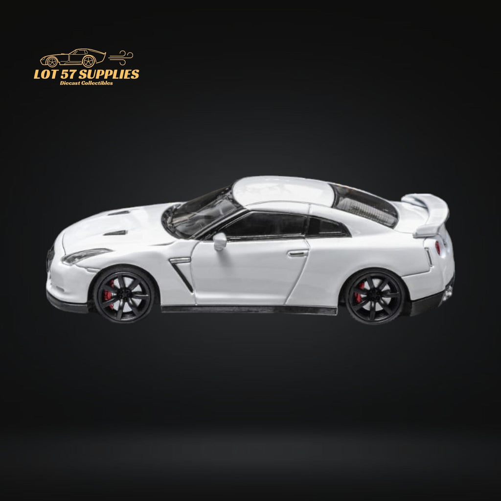 Focal Horizon Skyline GT-R R35 White With Openable Hood 1:64