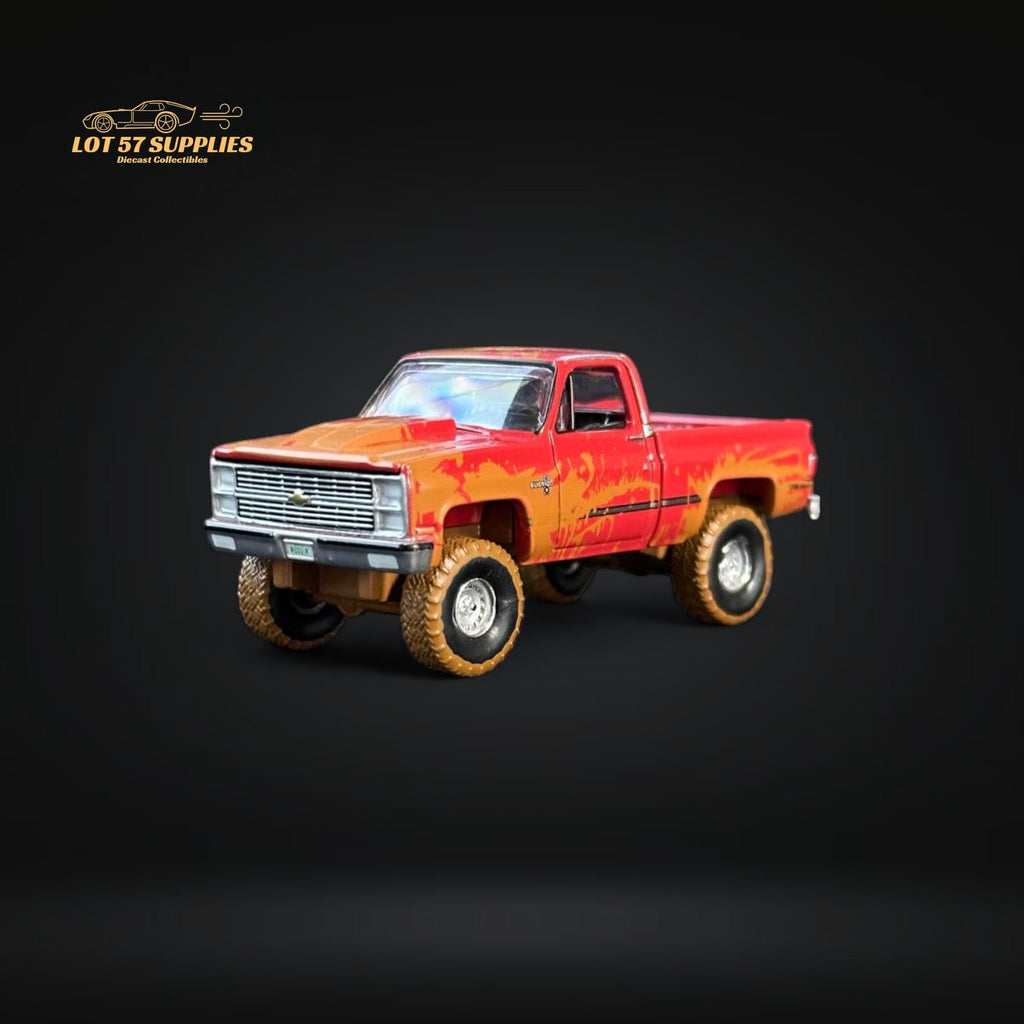 Auto World 1983 Chevrolet Silverado K10 4x4 Muddy LIFTED Squarebody 1:64 BUNDLE 1:64 - Collectors World Toys