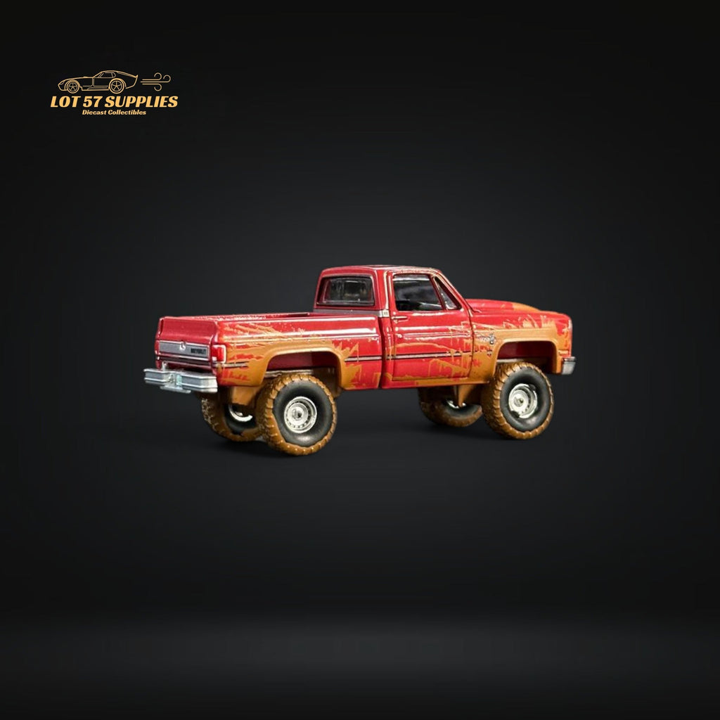 Auto World 1983 Chevrolet Silverado K10 4x4 Muddy LIFTED Squarebody 1:64 - Collectors World Toys