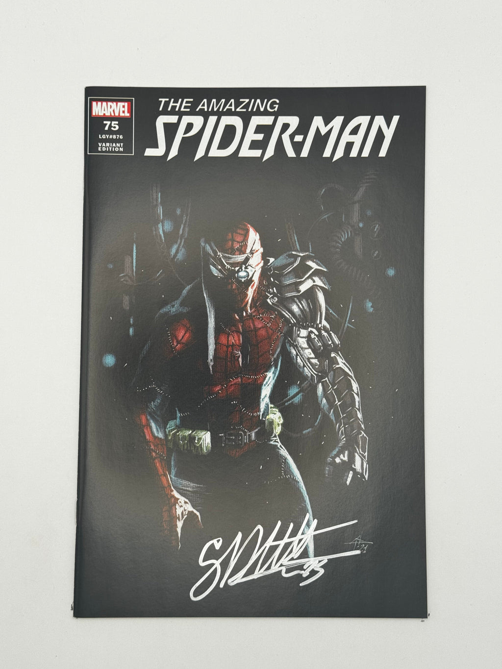 [Signed by Gabriele Dell'Otto] Amazing Spider-Man #75 Unknown Comics Gabriele Dell_Otto Exclusive Var [INST] - Collectors World Toys
