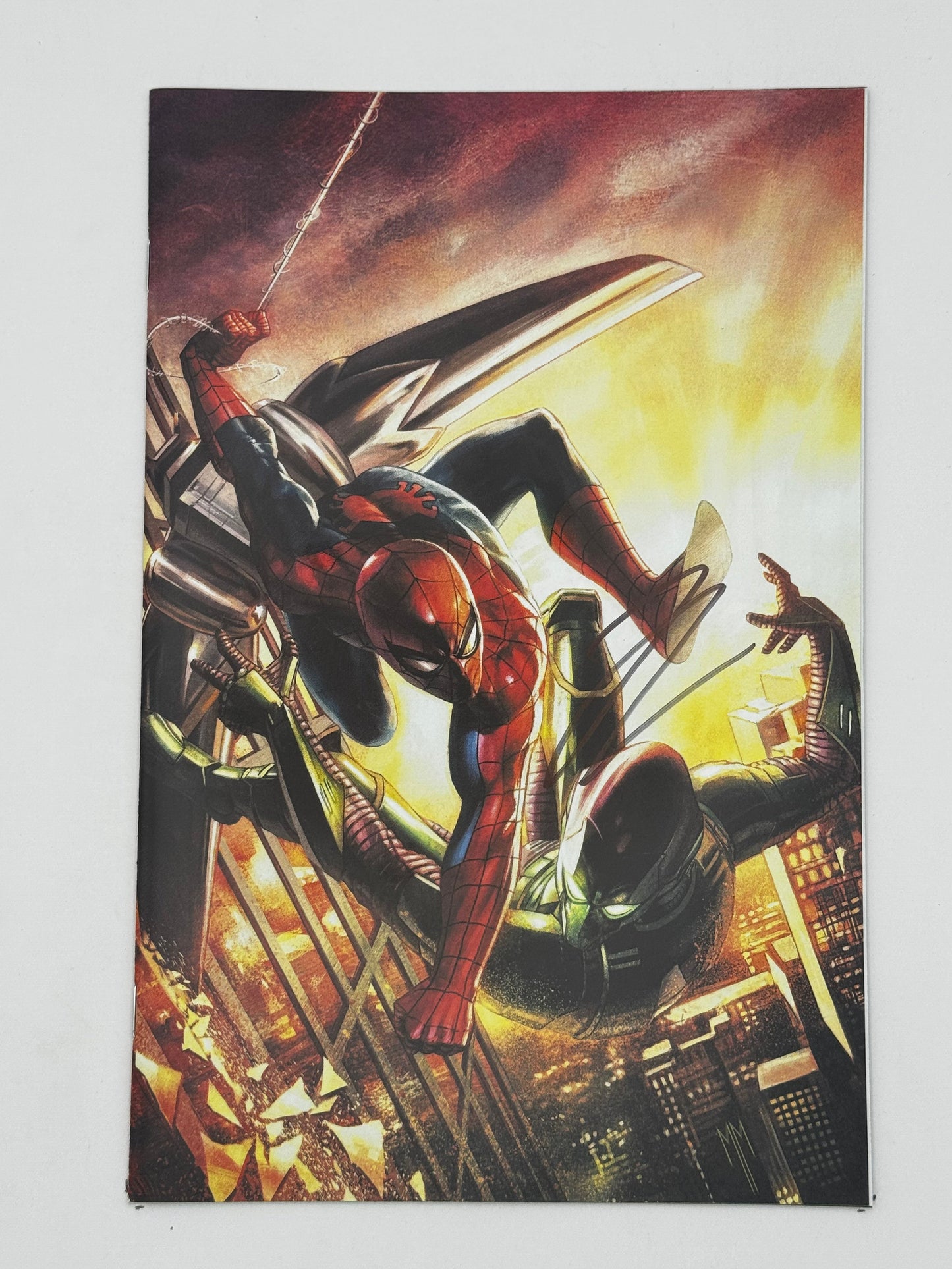 [Signed by Hickman] Ultimate Spider-Man #1 Virgin Unknown Comics Matrazzo Exclusive Var [INST] - Collectors World Toys