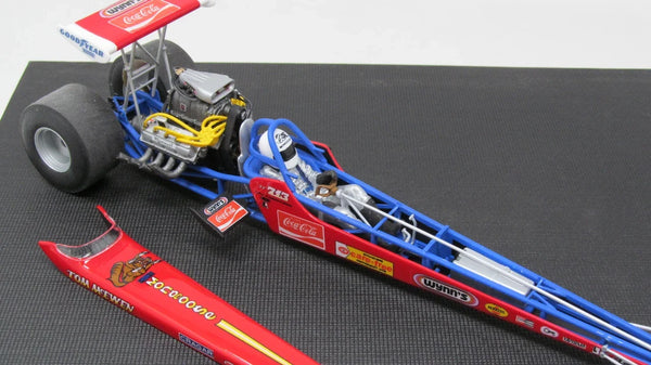 1:24 Tom "Mongoose" McEwen's Rear Engine Dragster with Christmas Tree Starting Light Plastic Model Kit