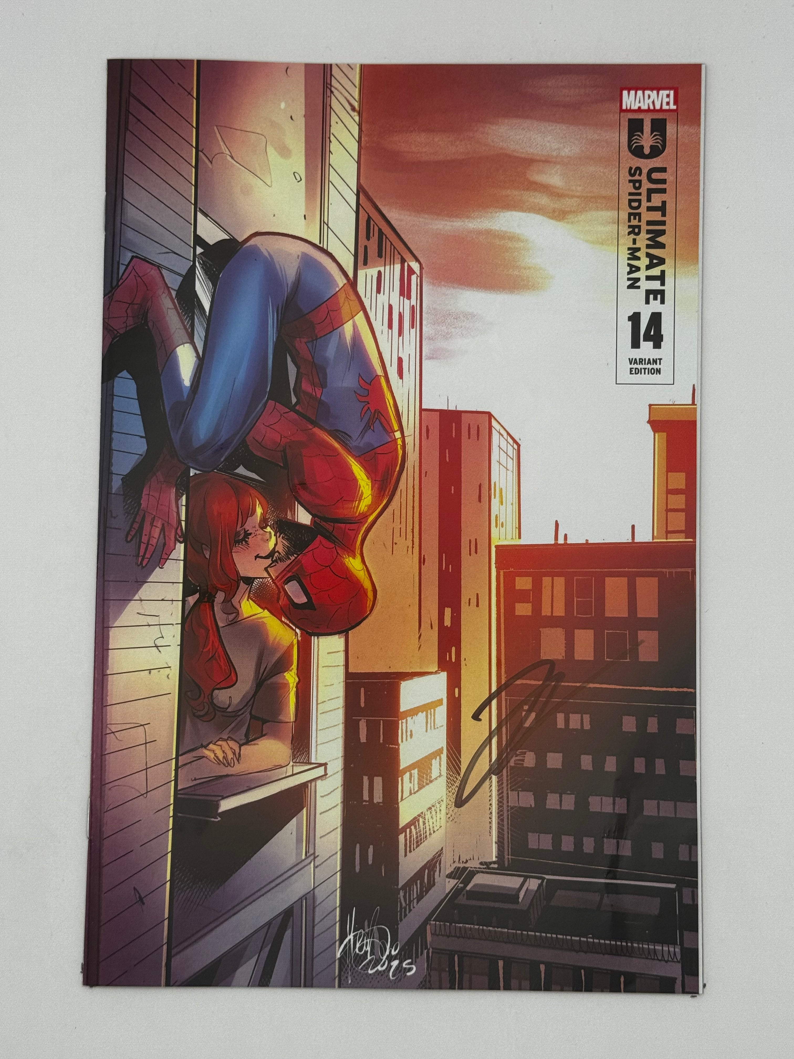 [Signed by Hickman] Ultimate Spider-Man #14 Unknown Comics Andolfo Exclusive Var [INST] - Collectors World Toys