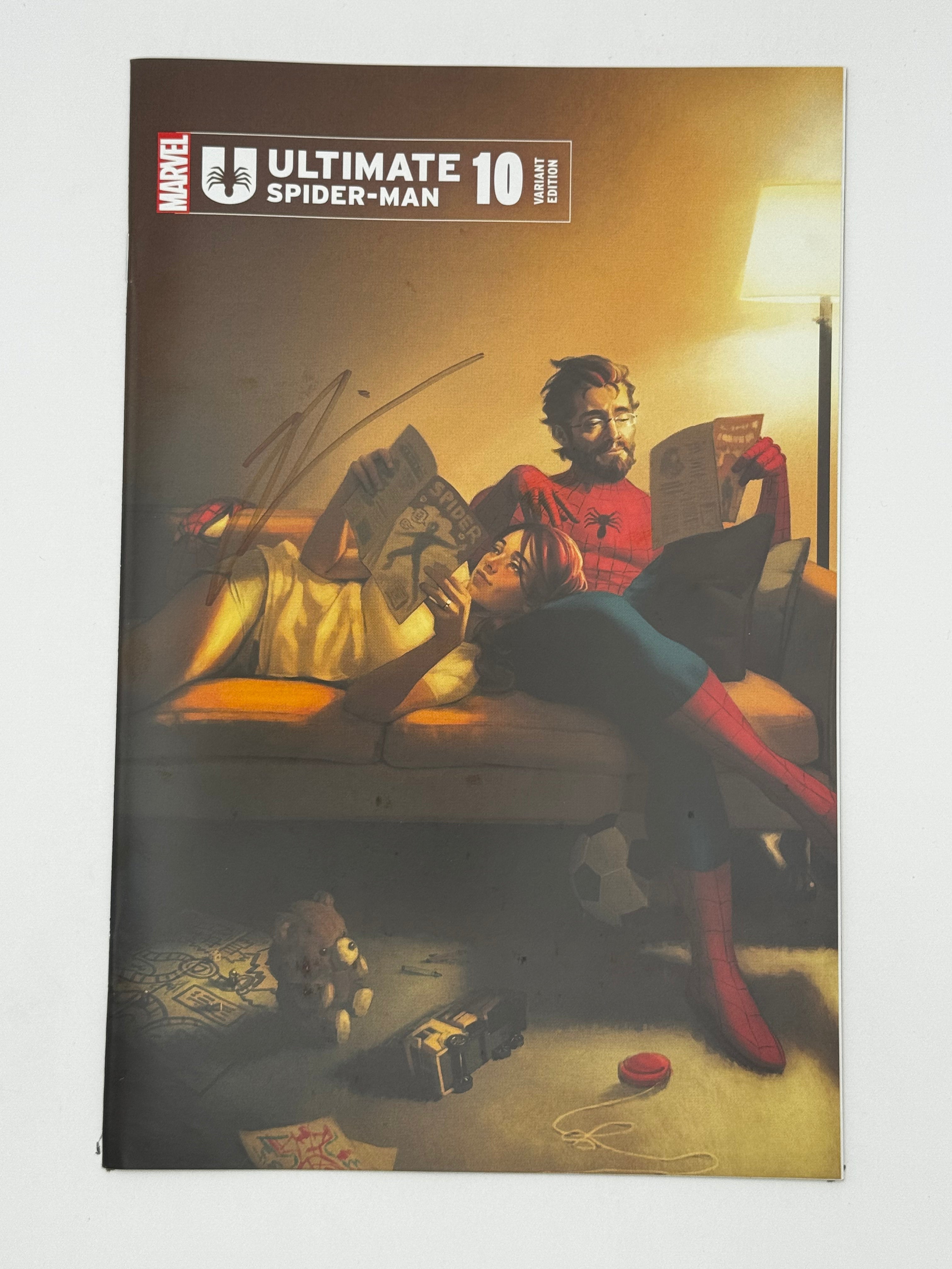 [Signed by Hickman] Ultimate Spider-Man #10 Unknown Comics Mercado Exclusive Var [INST] - Collectors World Toys Main image